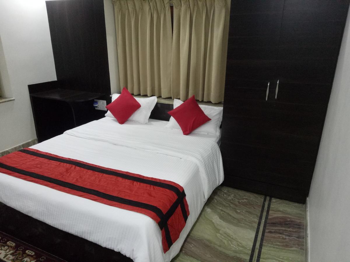 Singh Villa Calcutta Buitenkant foto